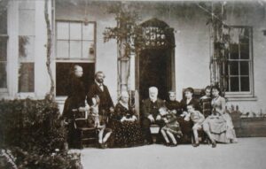 Victor Hugo en famille, Hauteville-House, 1878